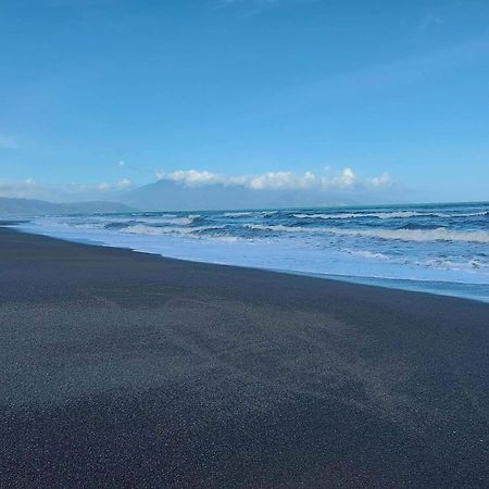 Costa Alora Beach Resort Dingalan Ngoại thất bức ảnh