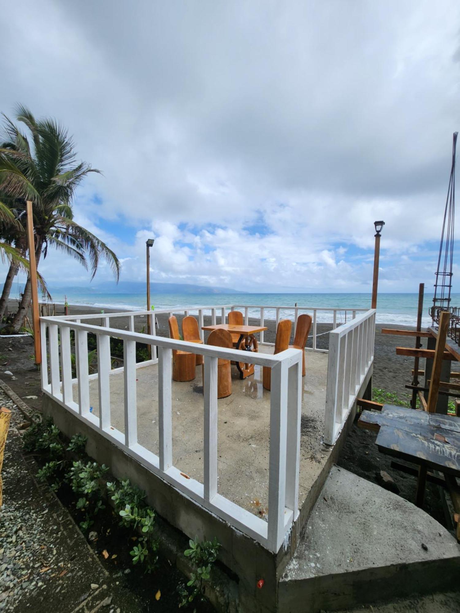 Costa Alora Beach Resort Dingalan Ngoại thất bức ảnh