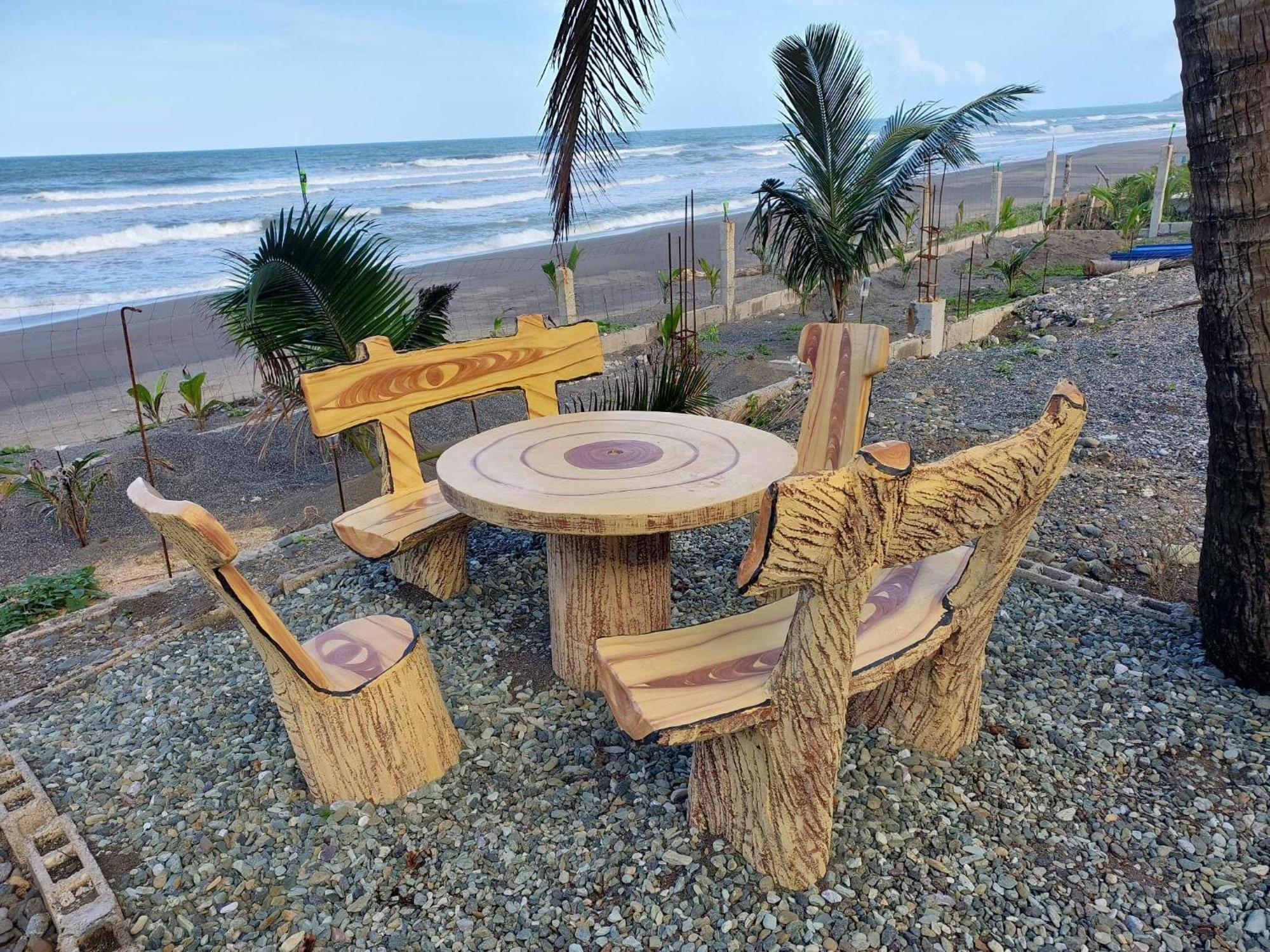 Costa Alora Beach Resort Dingalan Ngoại thất bức ảnh